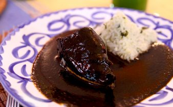 Mole Negro con Pollo