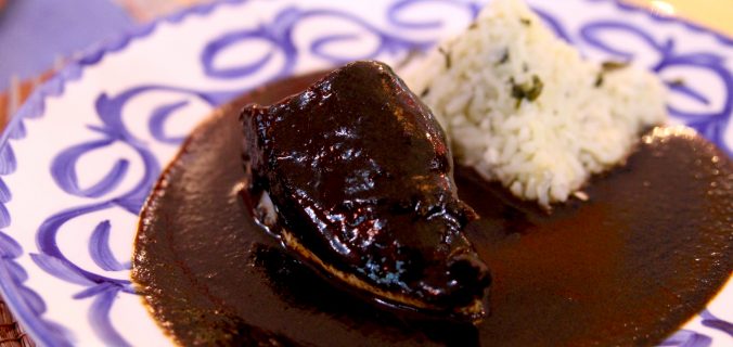 Mole Negro con Pollo